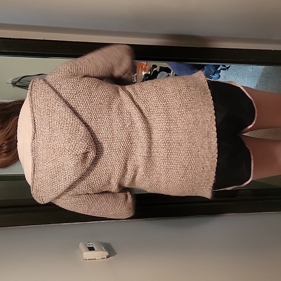 Like New, Knitted Fleece Cardigan - Picture 2 of 5